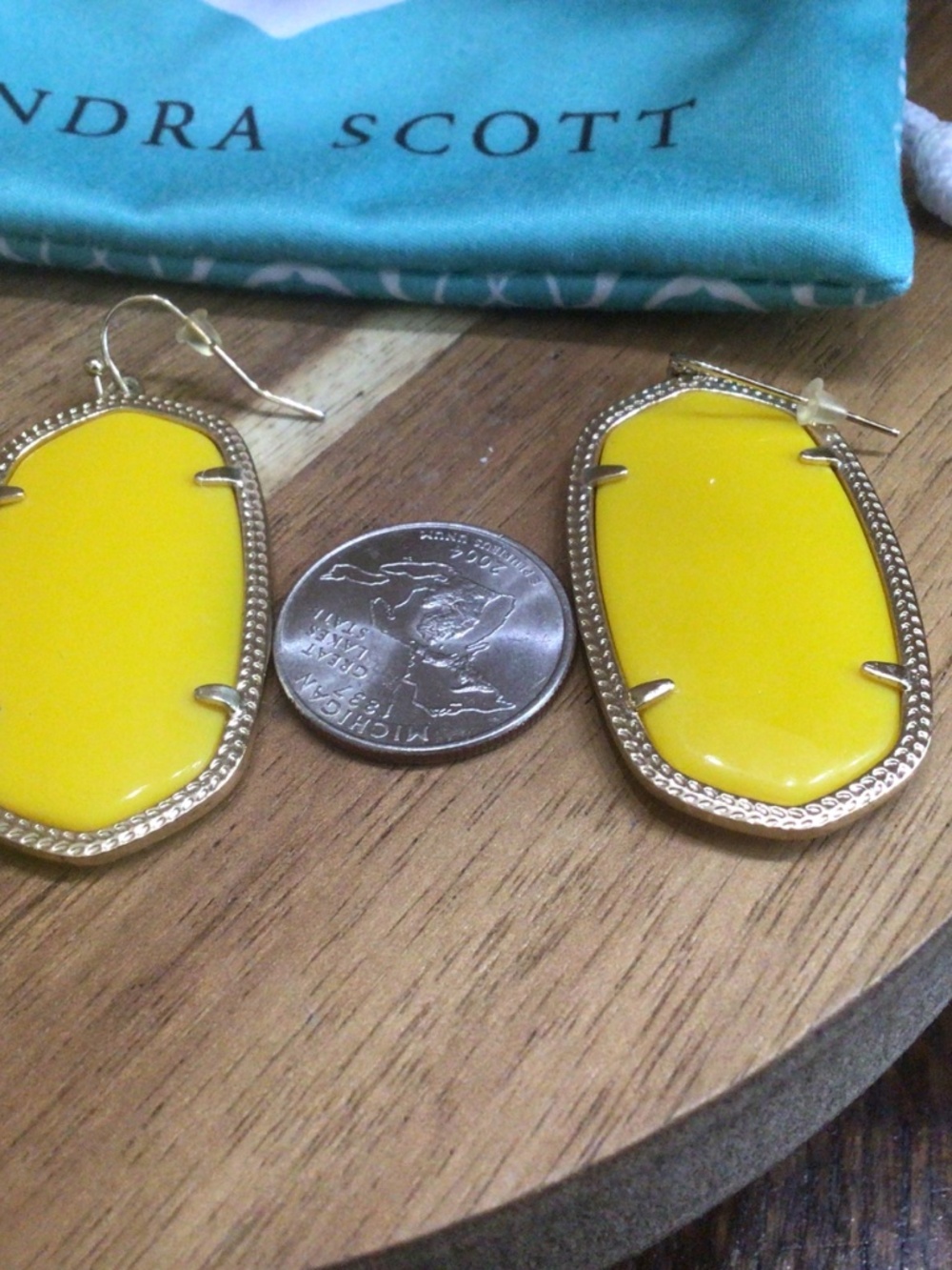 Kendra Scott, gold/yellow earrings. In new condition with care card and bag. - Picture 2 of 3